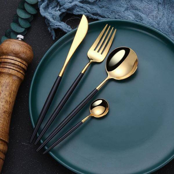 Matte Black and Gold Stainless Steel Cutlery Set – Modern 24-Piece Design